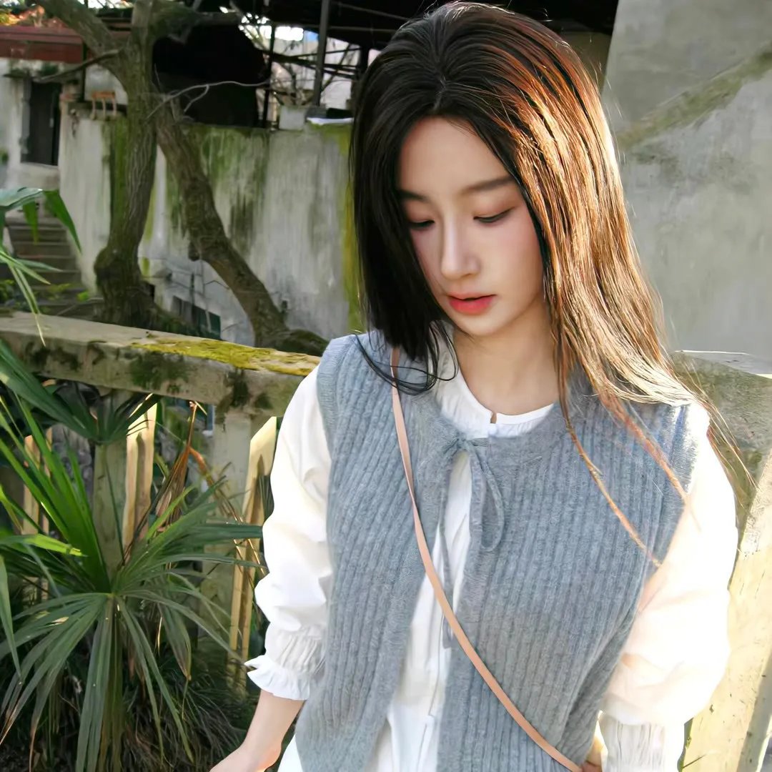 穿越成女明星和霸总谈恋爱